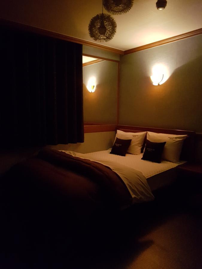 The Good Guys Motel Поханг Екстериор снимка